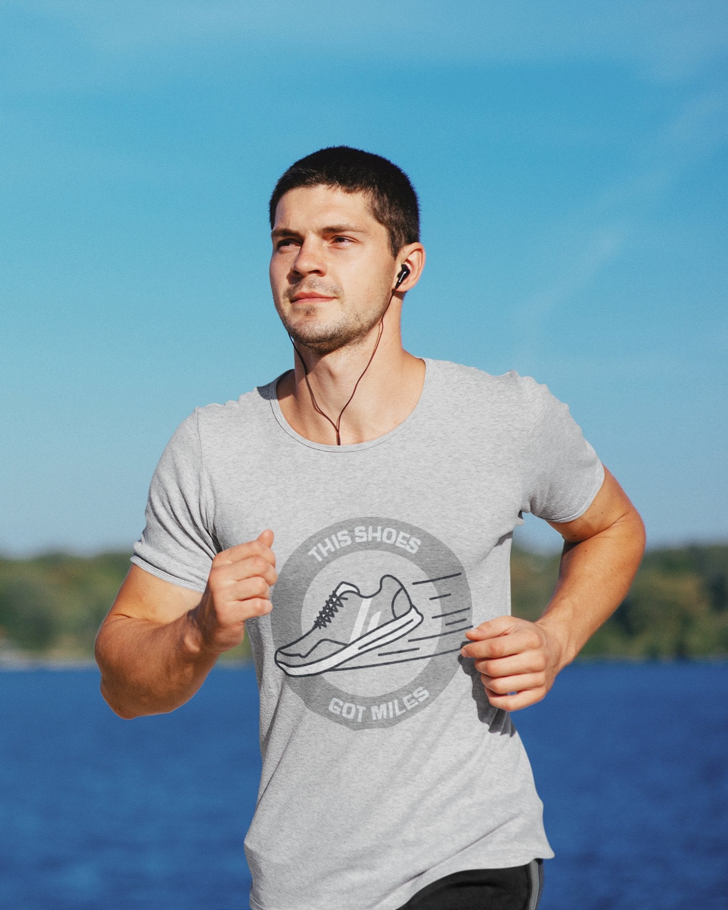 Dynamic Men's Running Enthusiast Tee - MuscleFlow